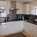 Flat 4 Summertown Court